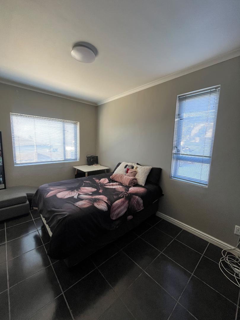 To Let 1 Bedroom Property for Rent in Walmer Estate Western Cape